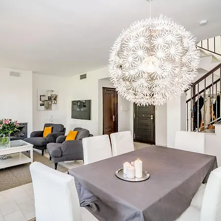 Tropical Getaway Townhouse In Nueva Andalucia Close To Los Naranjos Golf * Marbella