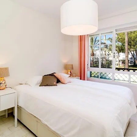Tropical Getaway Townhouse In Nueva Andalucia Close To Los Naranjos Golf *