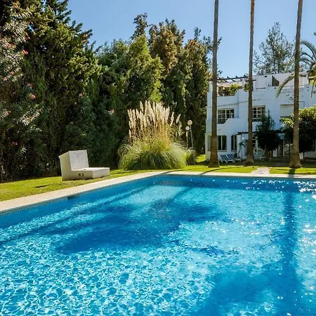 Tropical Getaway Townhouse In Nueva Andalucia Close To Los Naranjos Golf * Marbella