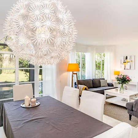 Tropical Getaway Townhouse In Nueva Andalucia Close To Los Naranjos Golf *