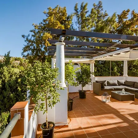 Tropical Getaway Townhouse In Nueva Andalucia Close To Naranjos Golf
