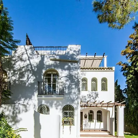 Prázdninový dům Tropical Getaway Townhouse In Nueva Andalucia Close To Naranjos Golf