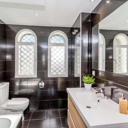 Prázdninový dům Tropical Getaway Townhouse In Nueva Andalucia Close To Naranjos Golf Marbella